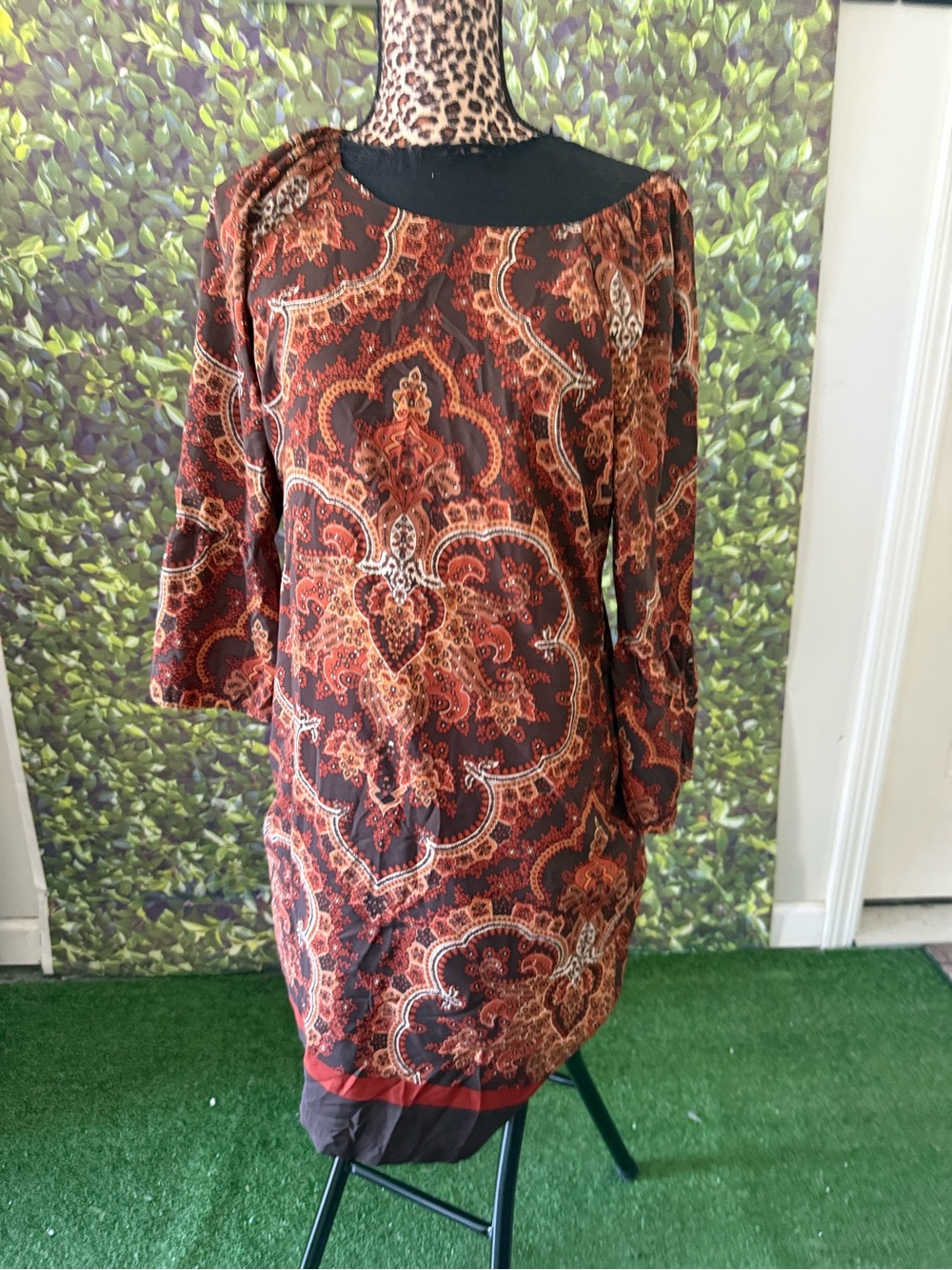 Women's Paisley Boho Shift Dress in Rust p32